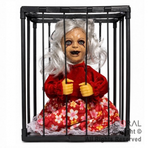 ADORNO COLGANTE MU�ECA EN JAULA CON MOVIMIENTO LUZ Y SONIDO (U2512-367) HALLOWEEN