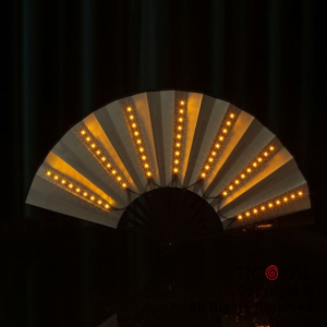 Abanico led luminoso amarillo (pilas no incluidas)