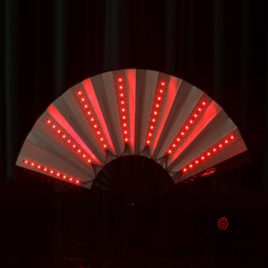 Abanico led luminoso rojo (pilas no incluidas)