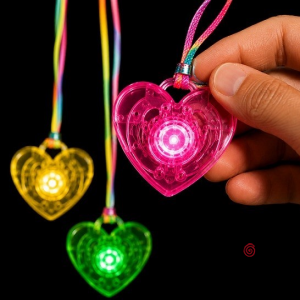 COLGANTE LUMINOSO CORAZON ACRILICO X 36 UNIDADES